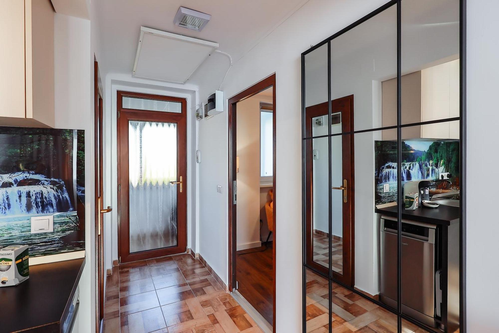 Center Near Aquapark With Jacuzzi & Parking Apartment *